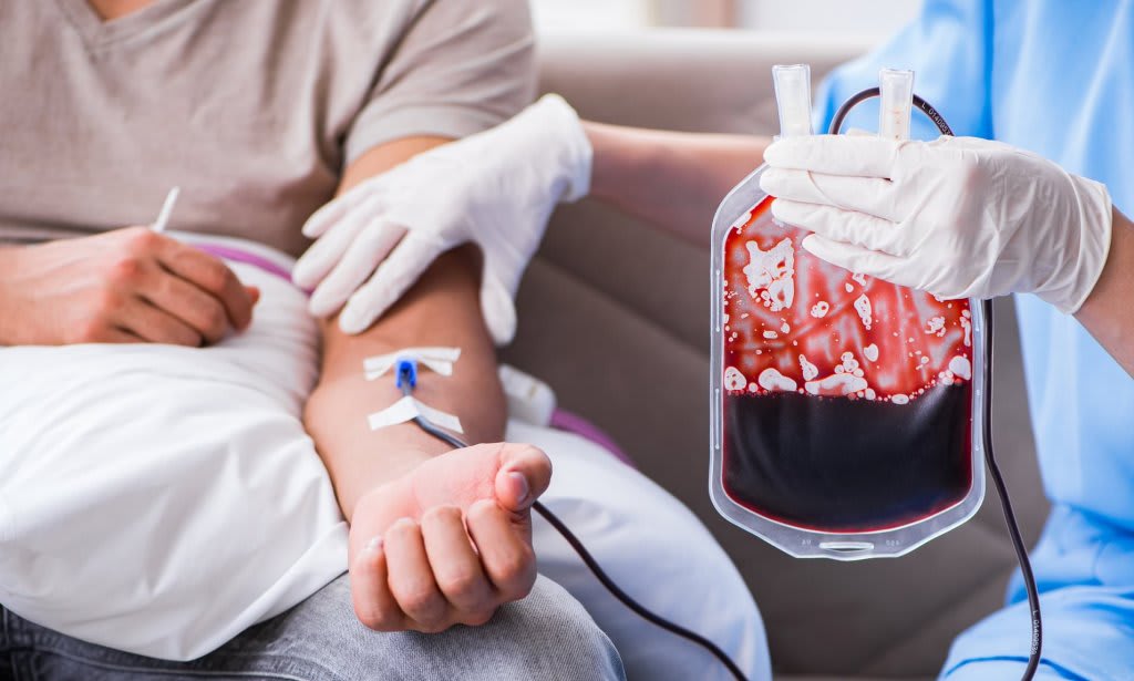 Donatori de sânge în centrul de transfuzie din Cluj Donatori de sânge în centrul de transfuzie din Cluj