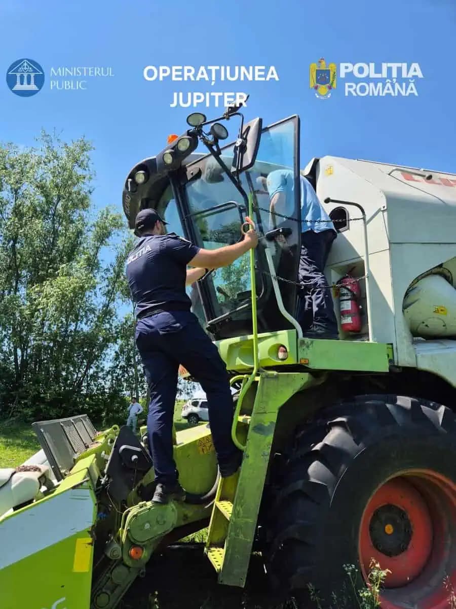 Tânăr din Coțușca, prins la volanul unui utilaj agricol fără permis: Tatăl său, cercetat penal