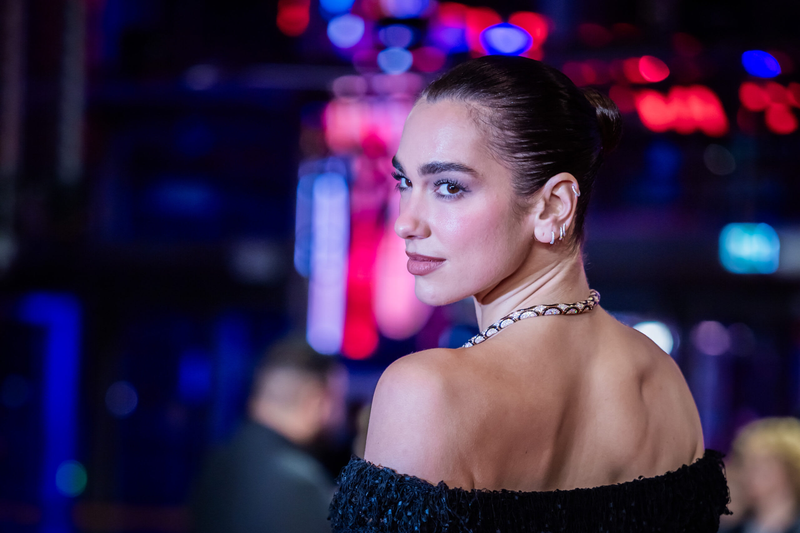 Dua Lipa proteste în Albania împotriva proiectului imobiliar