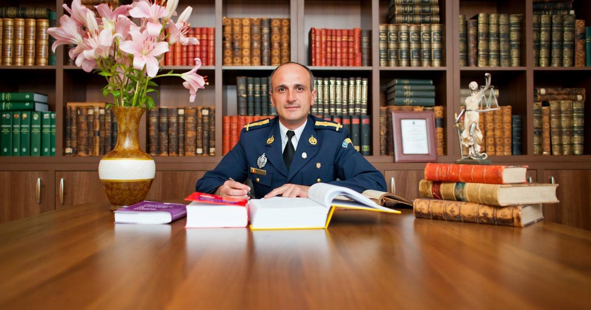 Florin Talpan, jurist CSA Steaua, în timpul unei declarații publice
