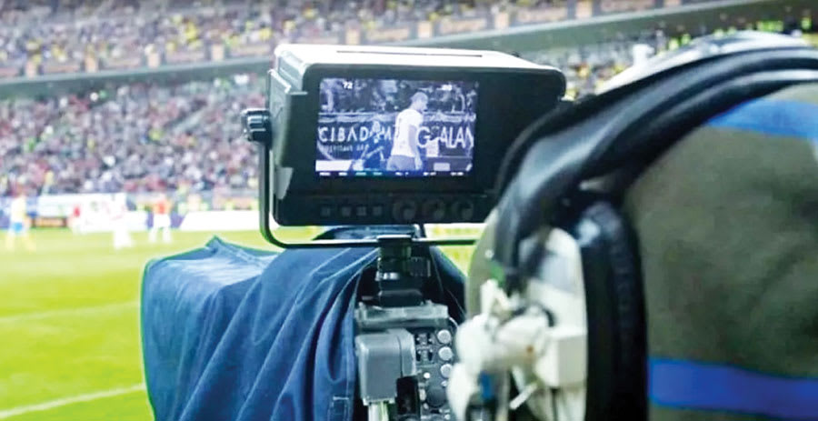Meci de fotbal FC Argeș - Petrolul în stadion
