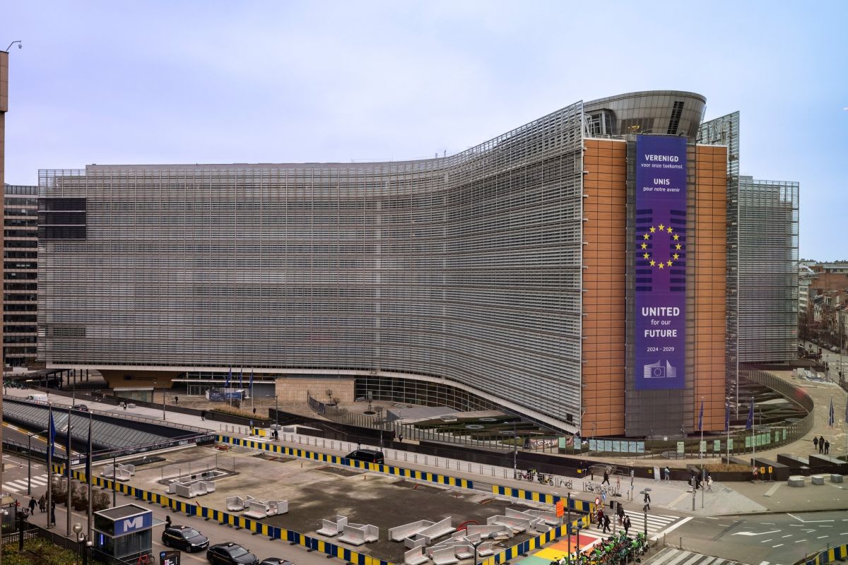 Europarlamentar Gheorghe Falcă prezentând amendamente pentru fonduri UE