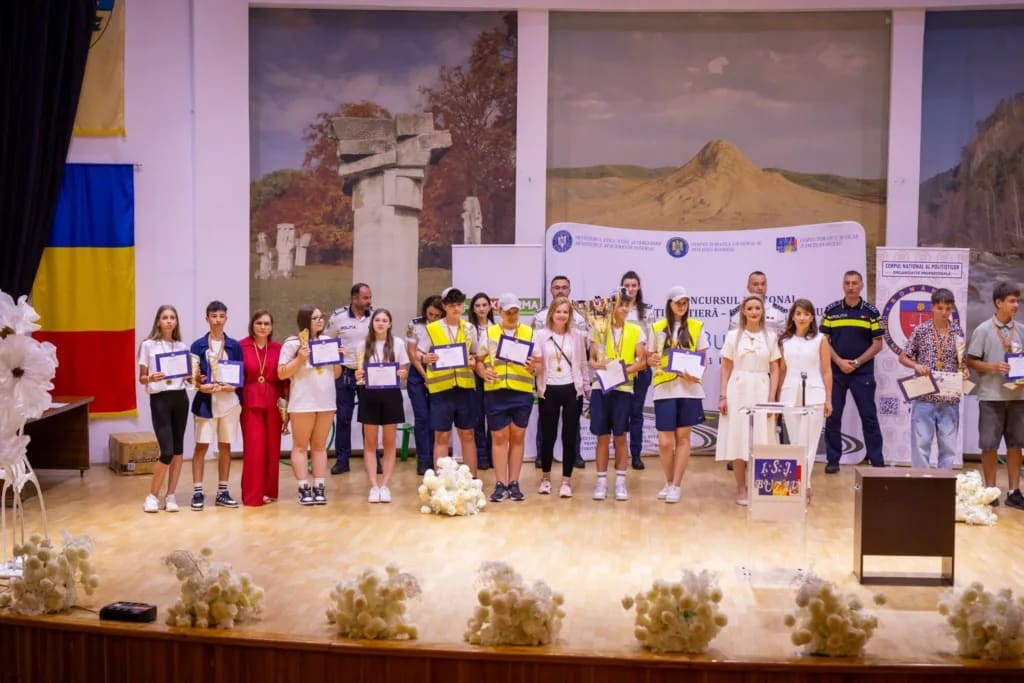 Elevi participând la Concursul Național de Educație Rutieră