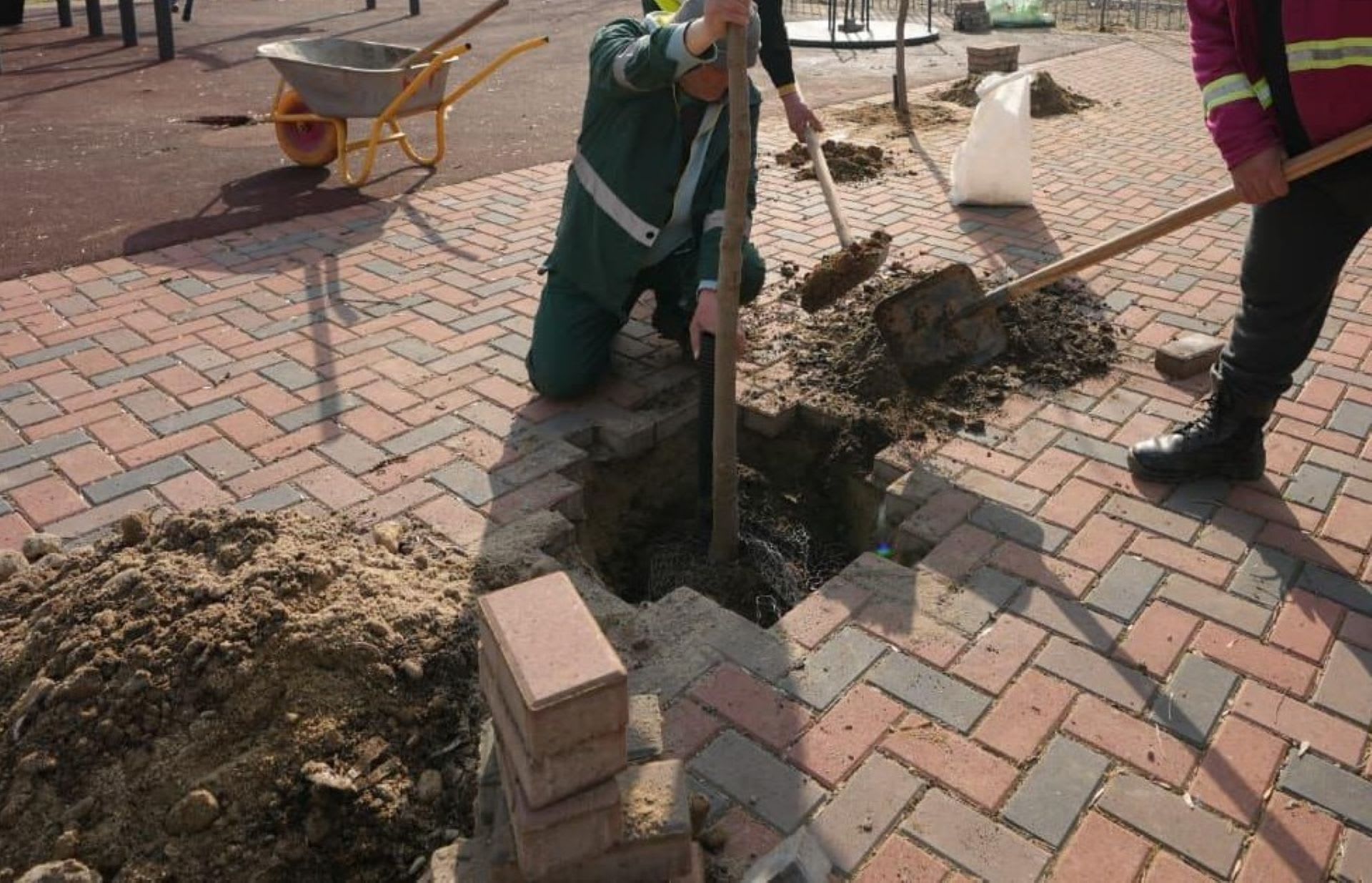 Lucrări de pavare și borduri în Sectorul 3, București