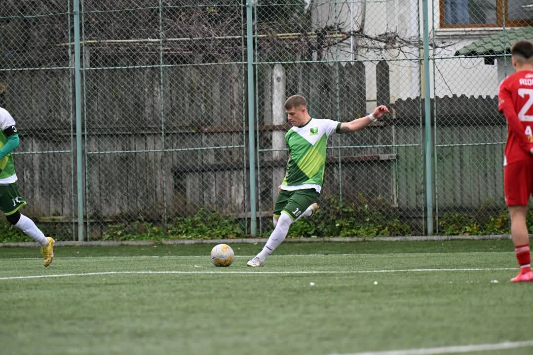 Echipa de fotbal din Iași în acțiune Echipa de fotbal din Iași în acțiune