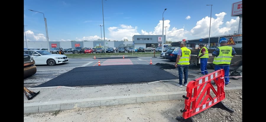 Trecere de pietoni supraînălțată pe Calea Eroilor