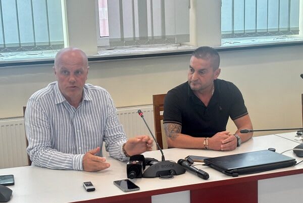Primar Ioan Popa explicând transferul lui Ianis Doană