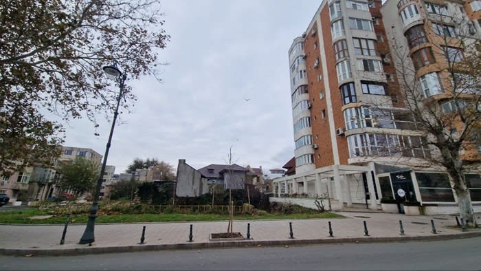 Bloc de 6 etaje lângă Poarta Mare a Cetății Tomis