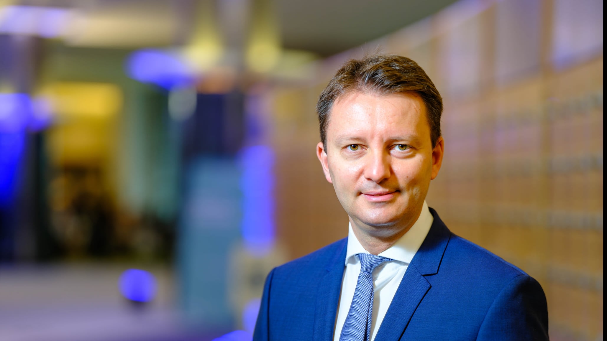 Siegfried Mureșan în discurs politic, gest de susținere