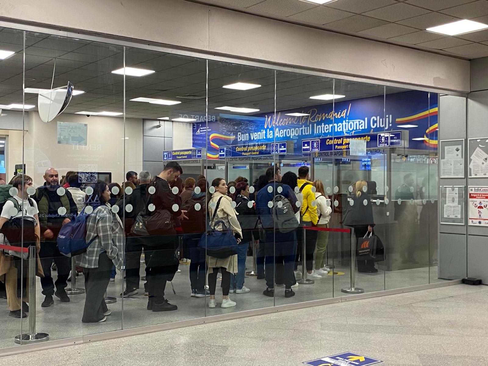Aeroportul Cluj plin de pasageri în sezonul estival