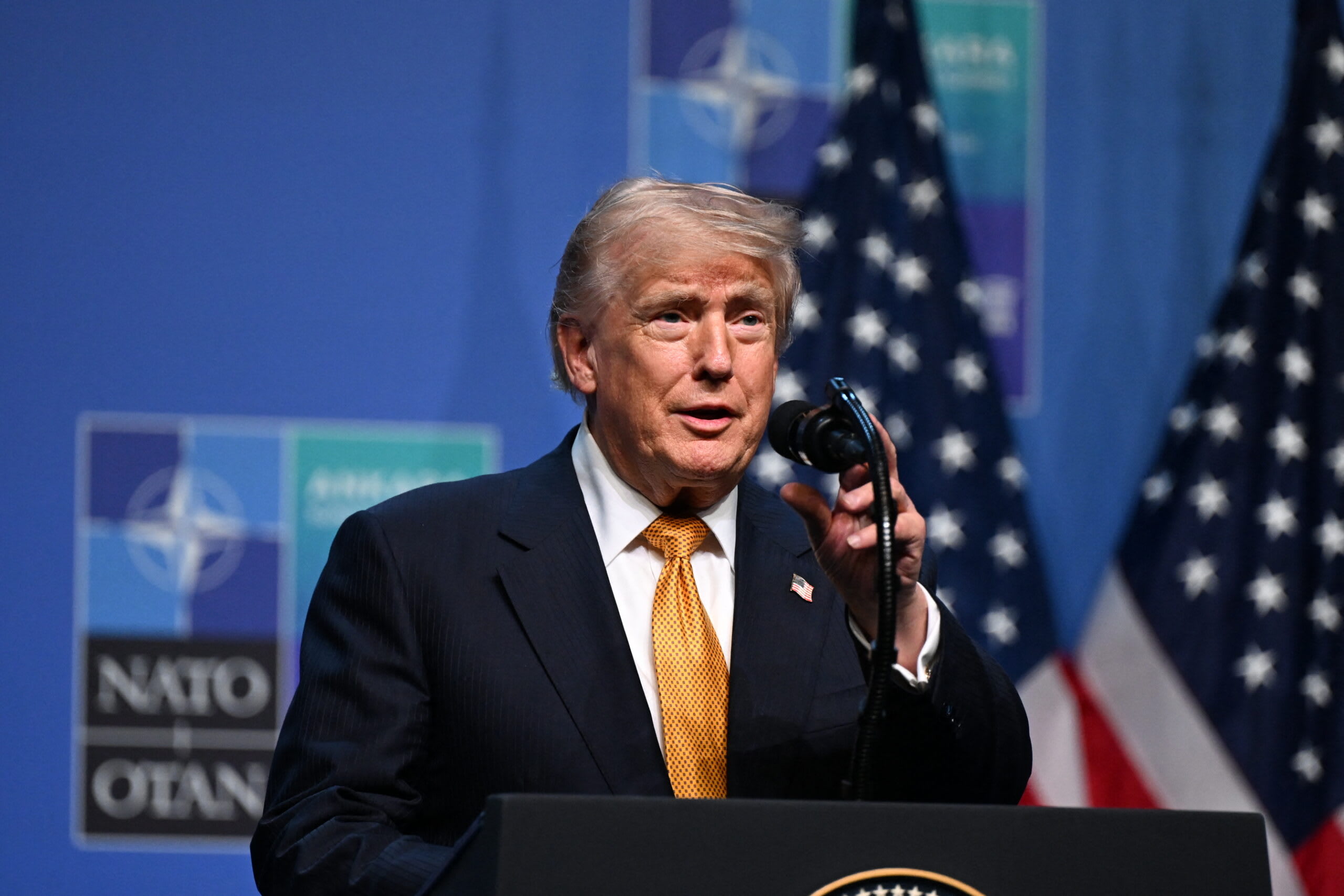 Donald Trump la summitul NATO Donald Trump la summitul NATO