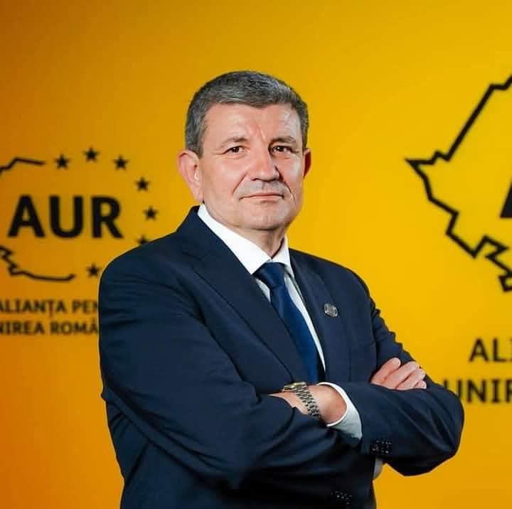 Nicolae Mîndrescu în timpul declarației politice Nicolae Mîndrescu în timpul declarației politice