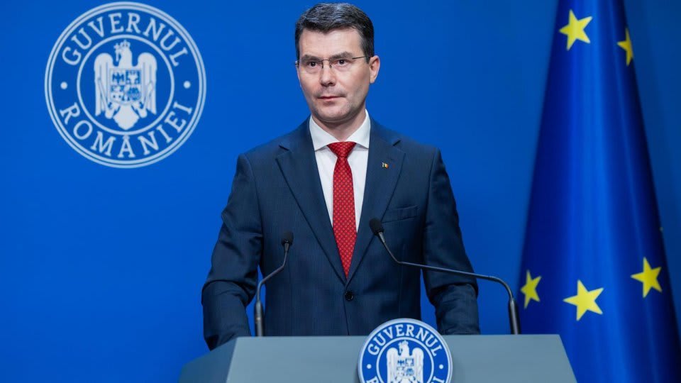 Doctor folosind calculator pentru platforma e-Sănătatea Mea