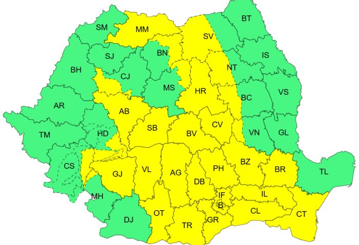 Standuri cu obiecte tradiționale și meșteri la Târgul de Sânziene Dolj