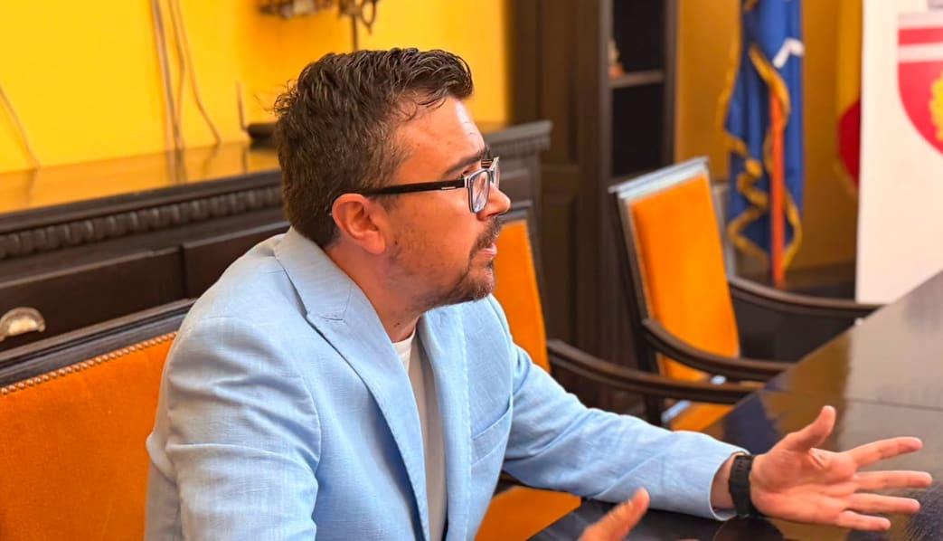 În lipsa primarului Cosmin Andrei, părinții de la Școala 13 au cerut explicații pentru întârzierile lucrărilor de renovare În lipsa primarului Cosmin Andrei, părinții de la Școala 13 au cerut explicații pentru întârzierile lucrărilor de renovare