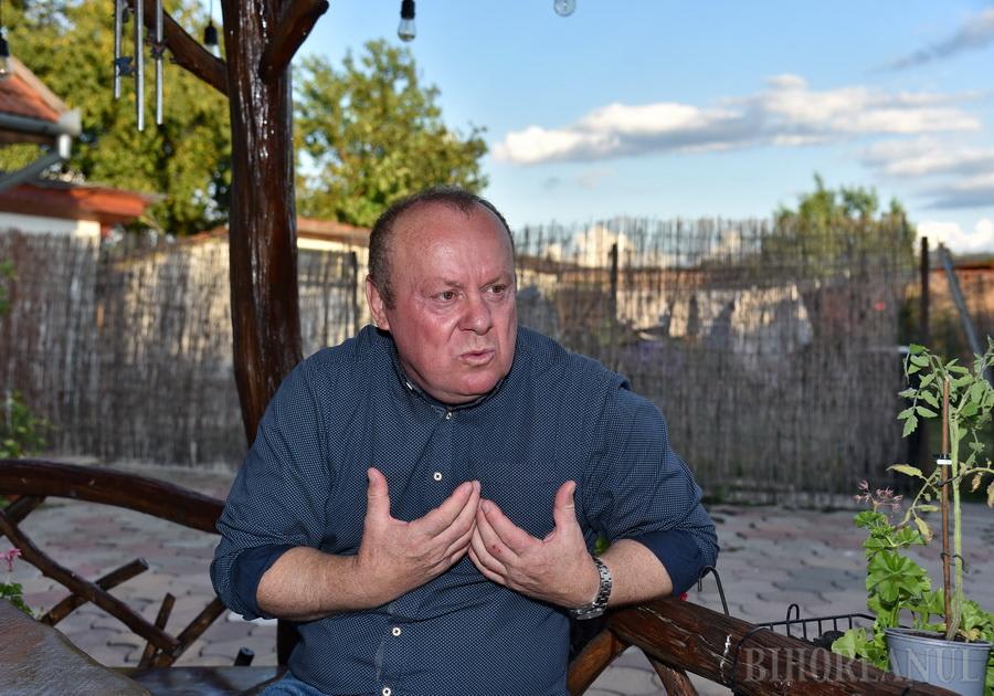 Viorel Pașca discutând cu reprezentanți ai DSP despre soluția legală