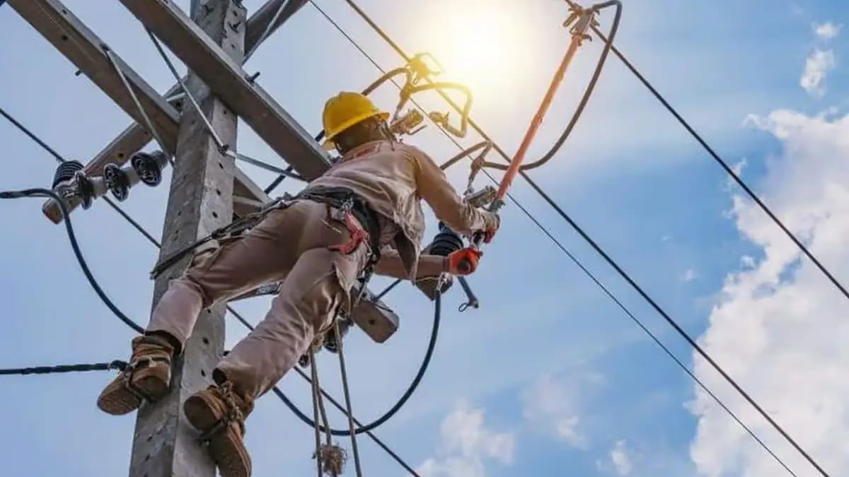 Echipe de intervenție DEER în acțiune, dispecerat energie electrică