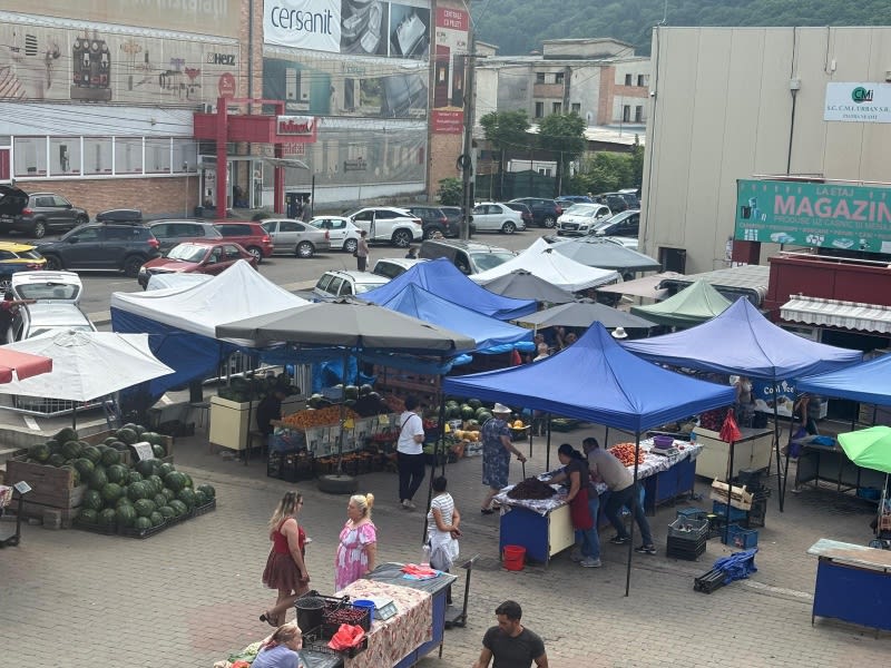 Cursanți Micul Jurnalist în Piața din Piatra-Neamț