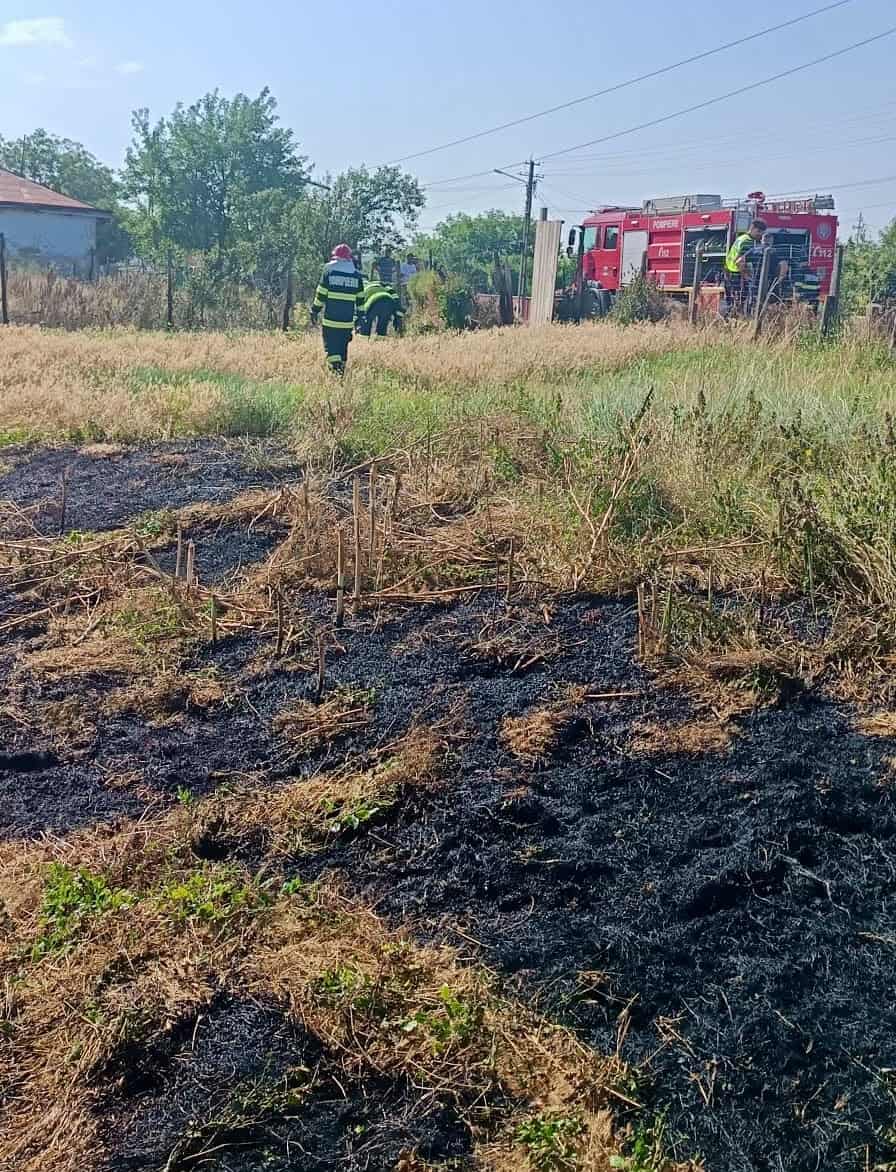 Incendiu în comuna Prăjeni: Pompierii au intervenit rapid pentru a stinge flăcările
