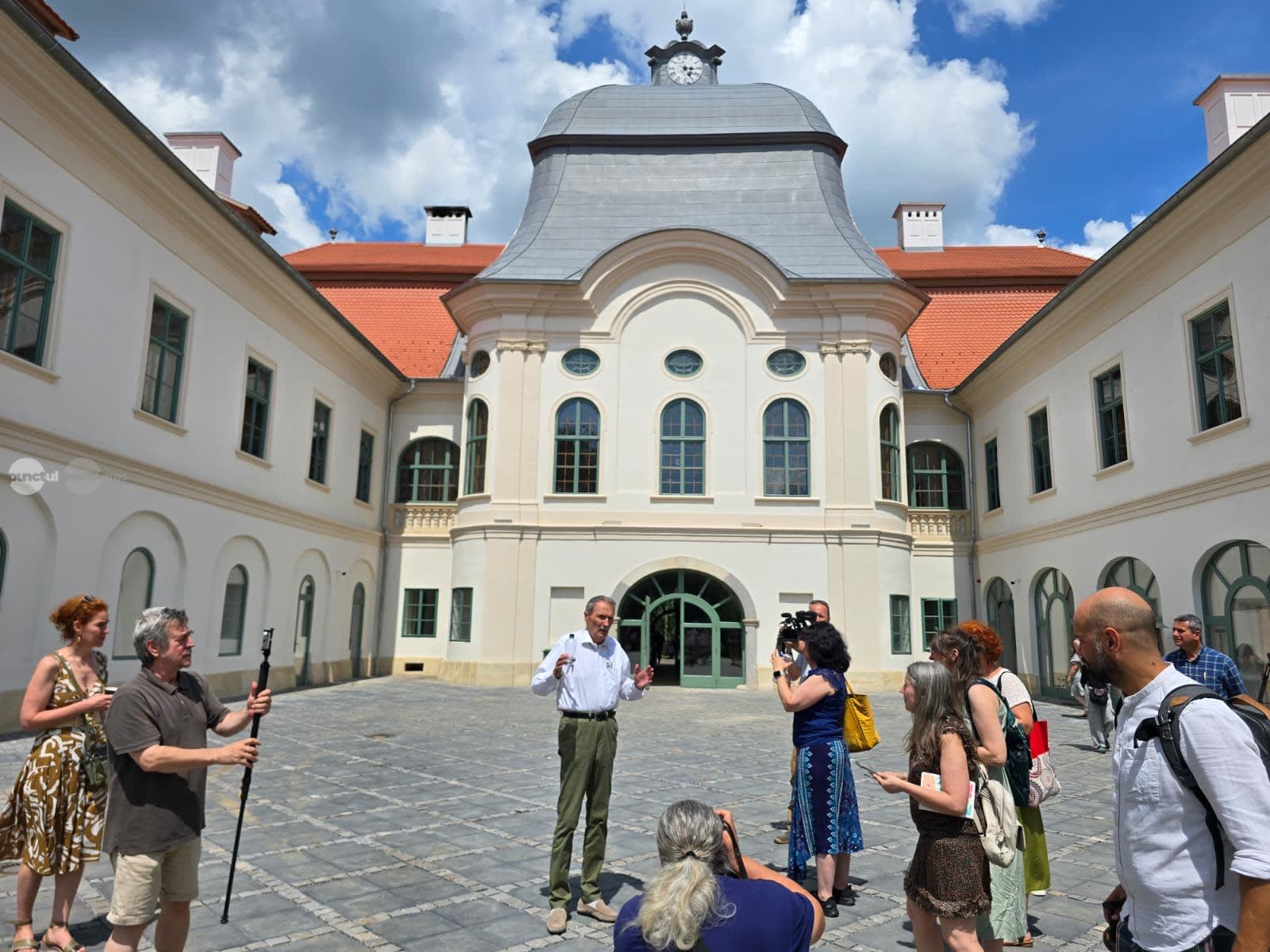 Castelul Teleki din Gornești în timpul evenimentului de redeschidere Castelul Teleki din Gornești în timpul evenimentului de redeschidere