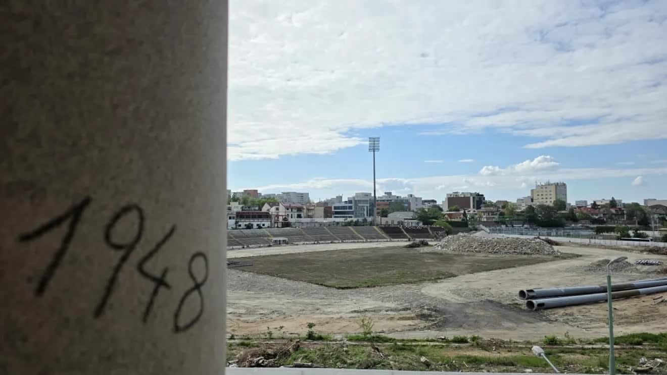 Șantier stadion Dinamo în construcție, utilaje și schele