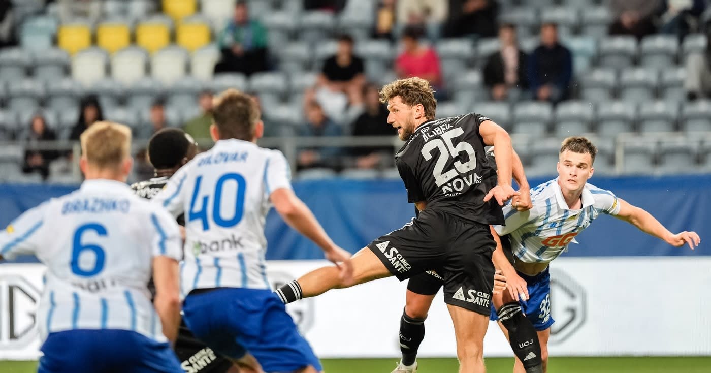 Fotbal echipele Universitatea Cluj și Dinamo Kiev în meci pe stadionul Cluj Arena