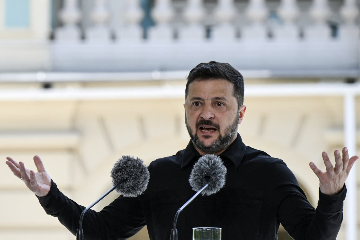 Nicușor Dan participând la evenimente oficiale în 2026