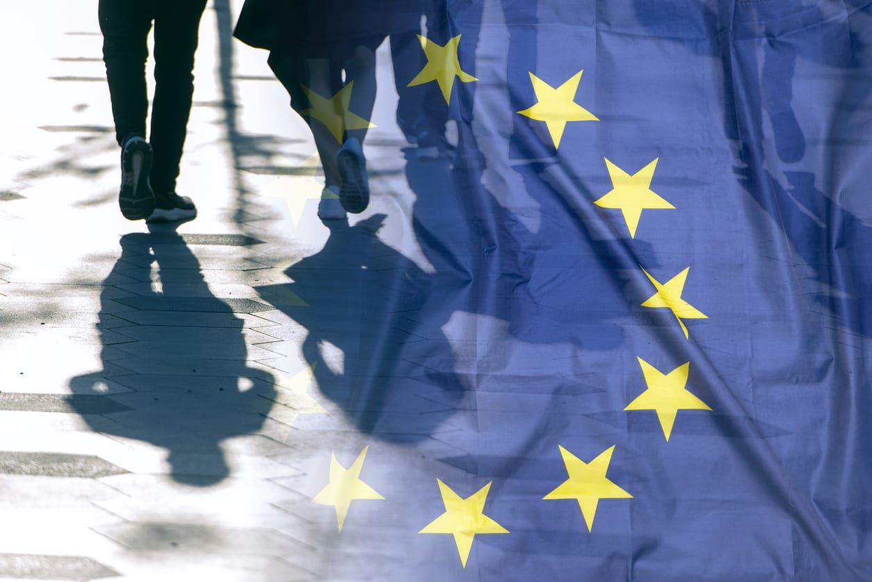 Absolvenți la stagii plătite Comisia Europeană