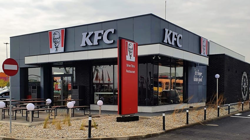 Restaurant KFC sezonier în Costinești, activitate pe litoral