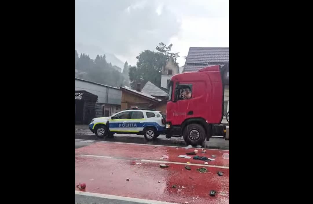 Polițiști și negociator în acțiune la Bușteni, camion oprit, intervenție de urgență