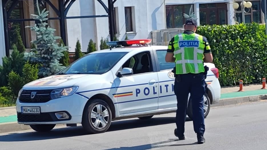 Polițiști în acțiune la un control rutier