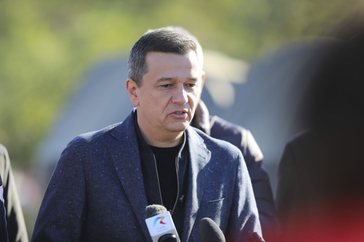 Sorin Grindeanu în timpul declarațiilor politice