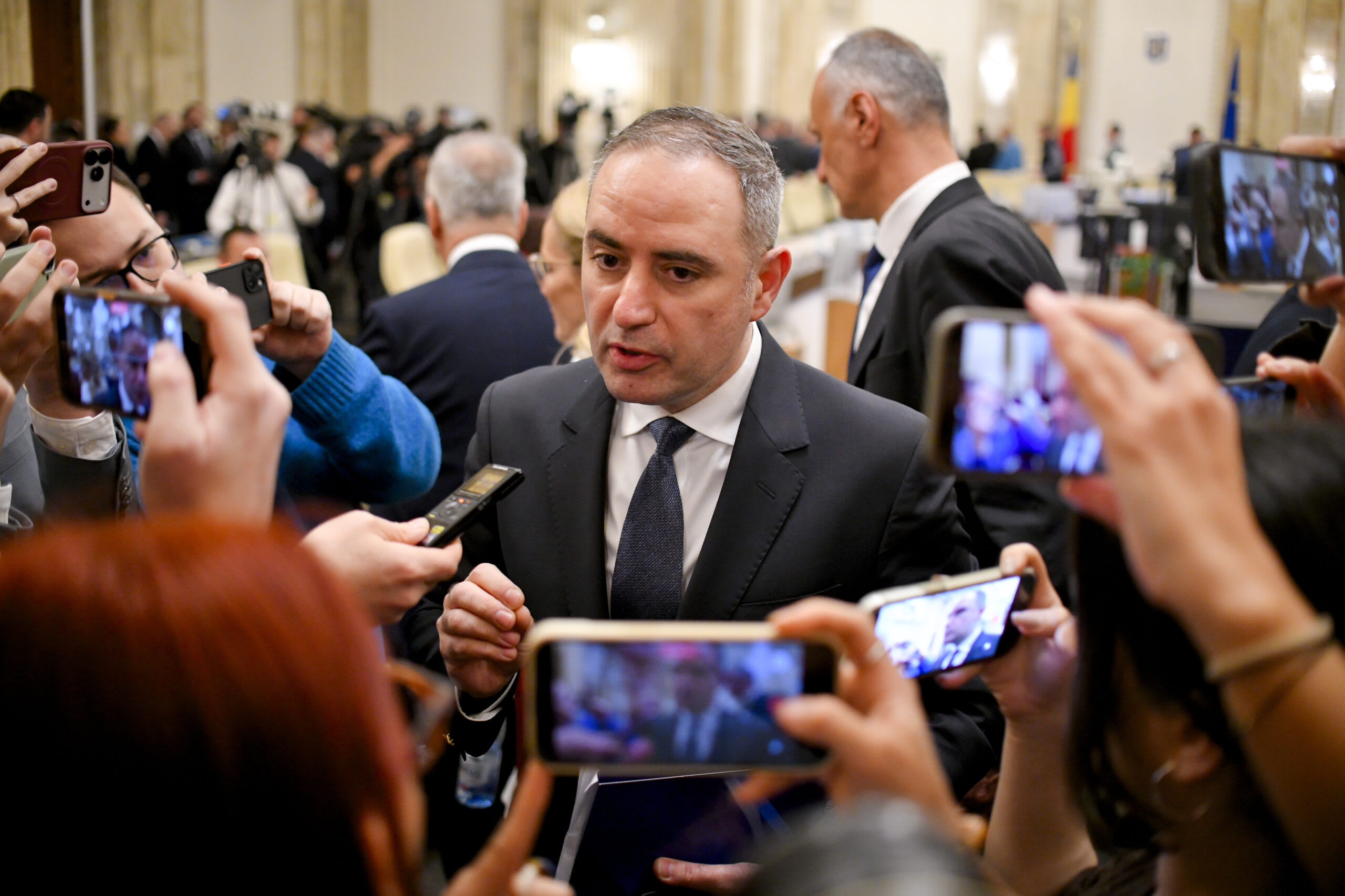 Alexandru Nazare în timpul discuțiilor cu Moody’s