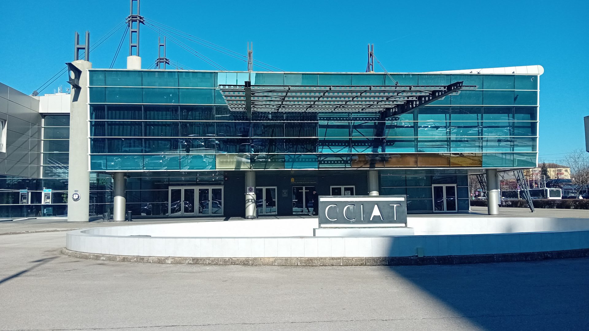 Responsabil cu protecția datelor participând la curs în sala de training
