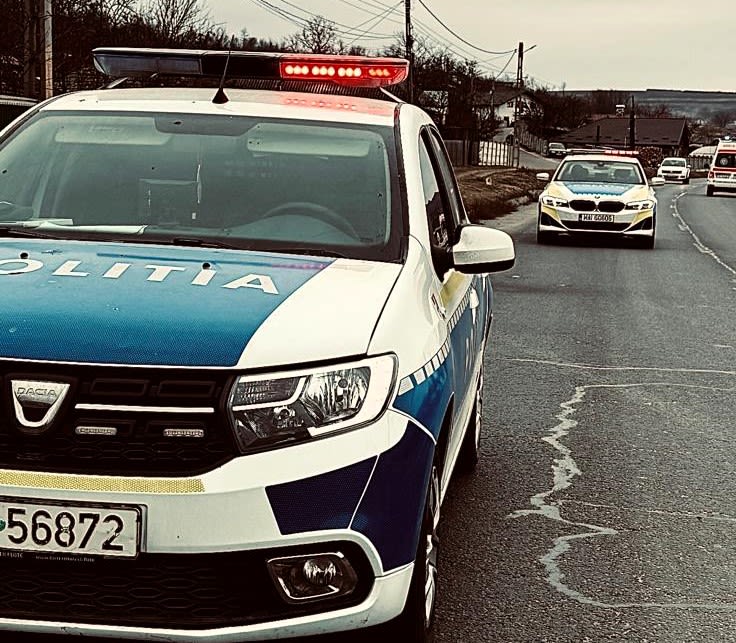 Polițiști vasluieni în acțiune, responsabilizare apeluri 112