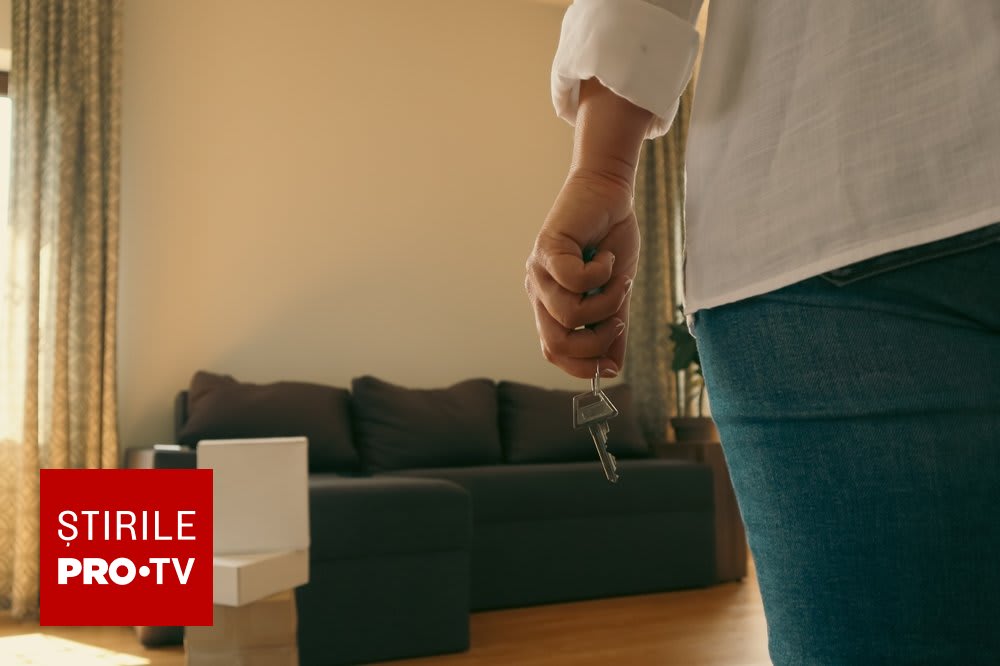 Apartament în München, clădire veche, ferestre și ușă de lemn Apartament în München, clădire veche, ferestre și ușă de lemn