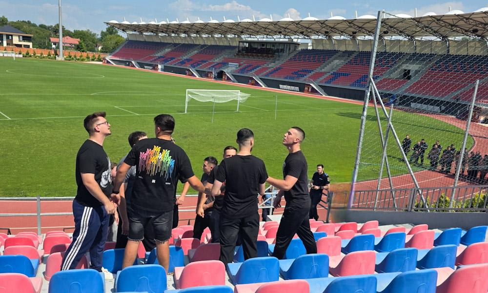 Jandarmi în acțiune la stadionul Eugen Popescu din Târgoviște Jandarmi în acțiune la stadionul Eugen Popescu din Târgoviște
