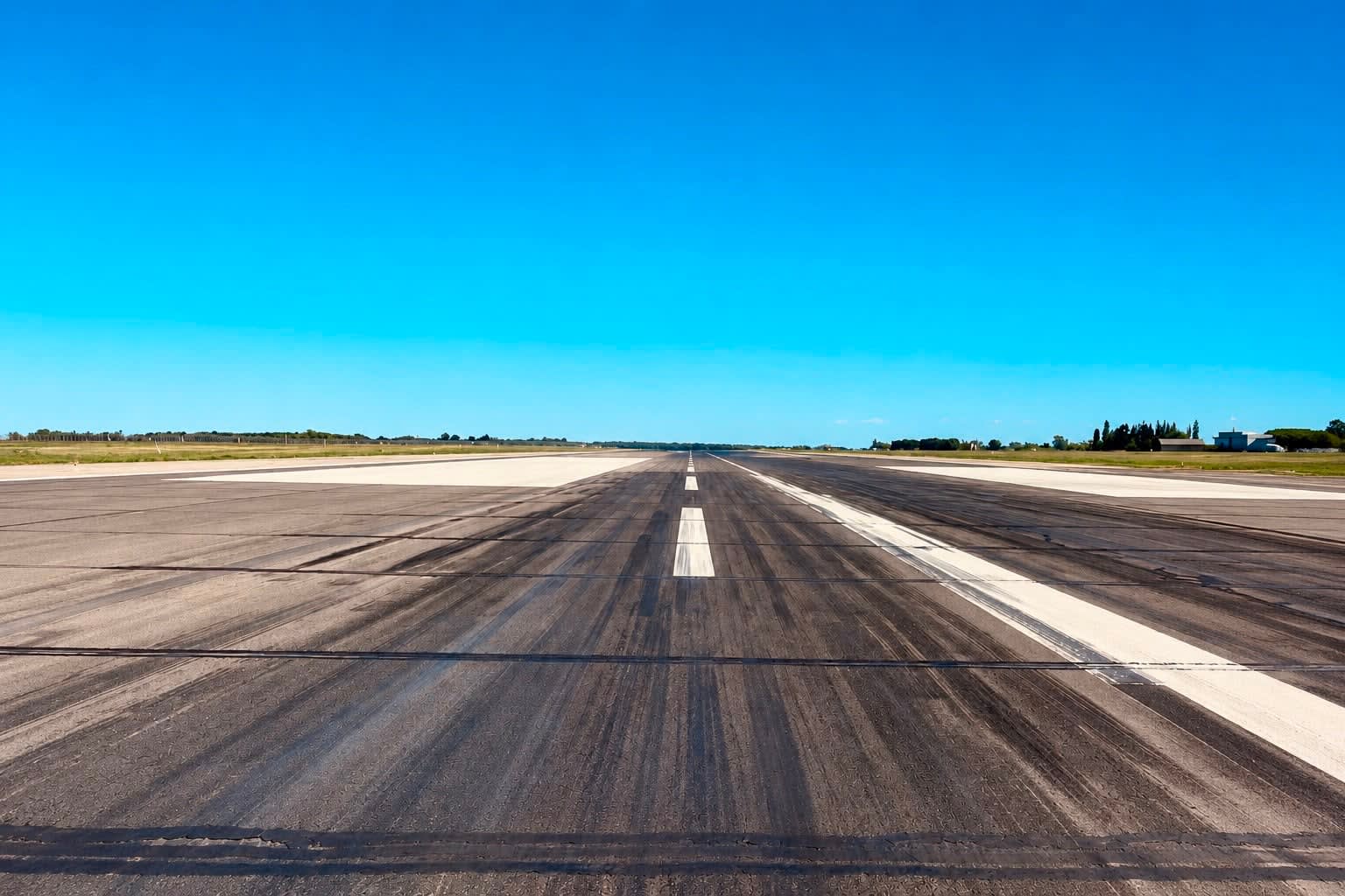 Lucrări de reparație la pista aeroportului din Timișoara