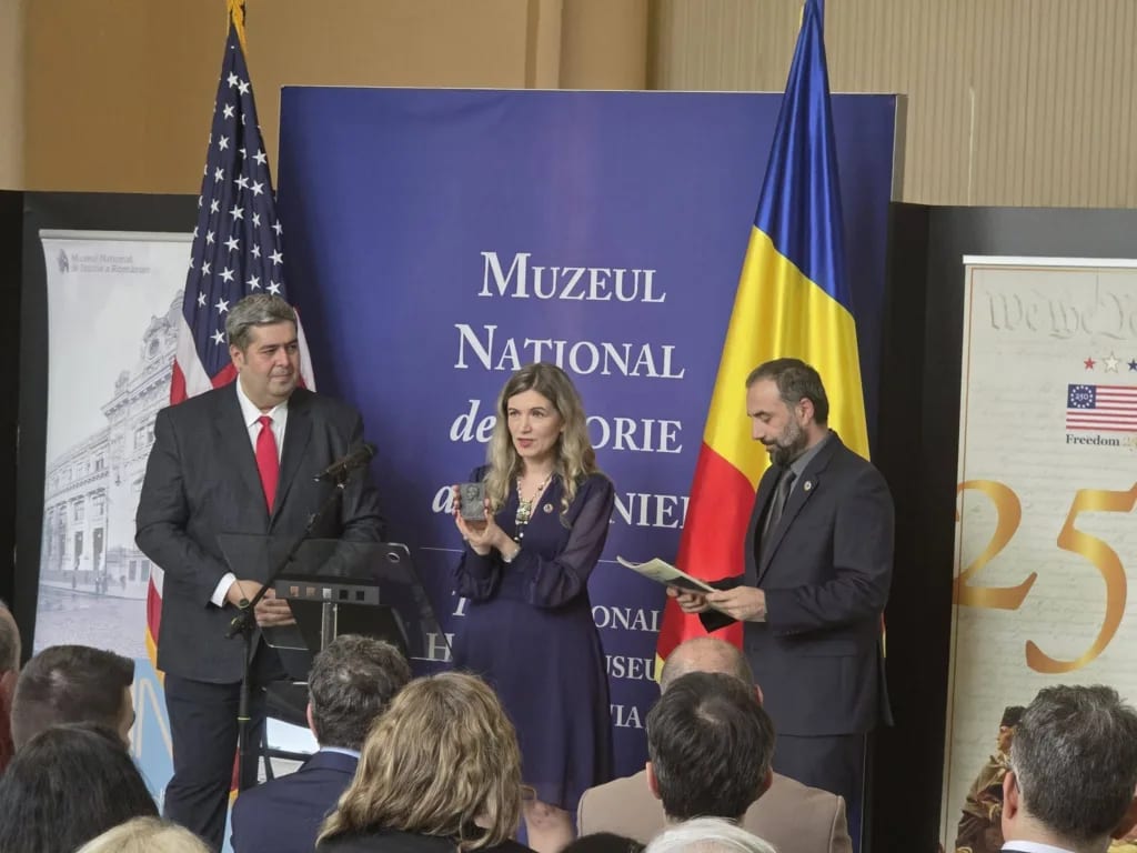 Daniel Costache la vernisajul expoziției despre relațiile româno-americane