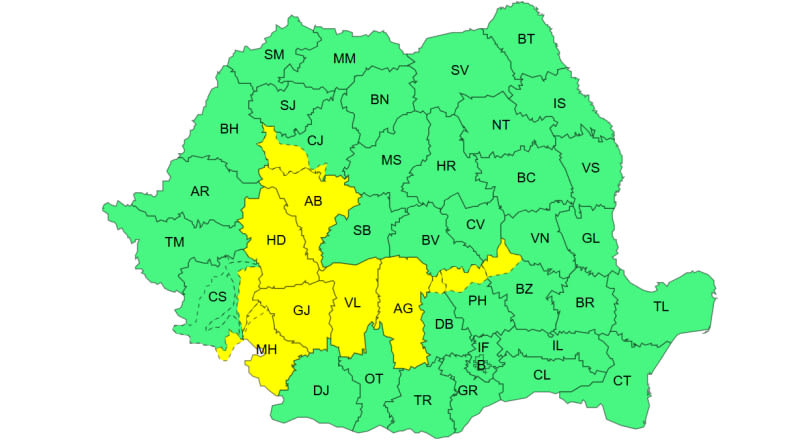 Vânt puternic și ploi torențiale în zona montană a Gorjului