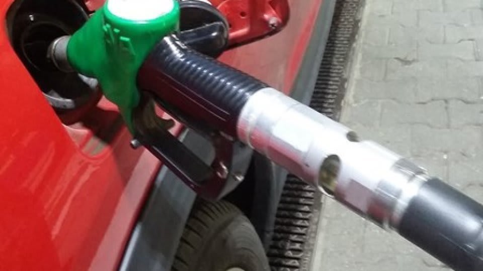 Preț carburanți la pompă