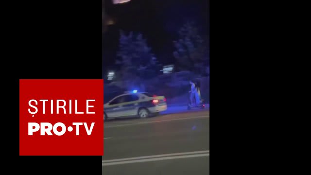 Polițiști urmărind adolescenți pe trotinetă electrică în Galați