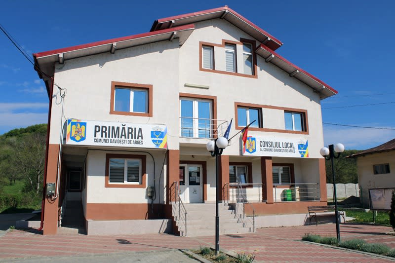 Stradă asfaltată în Davidești, Argeș