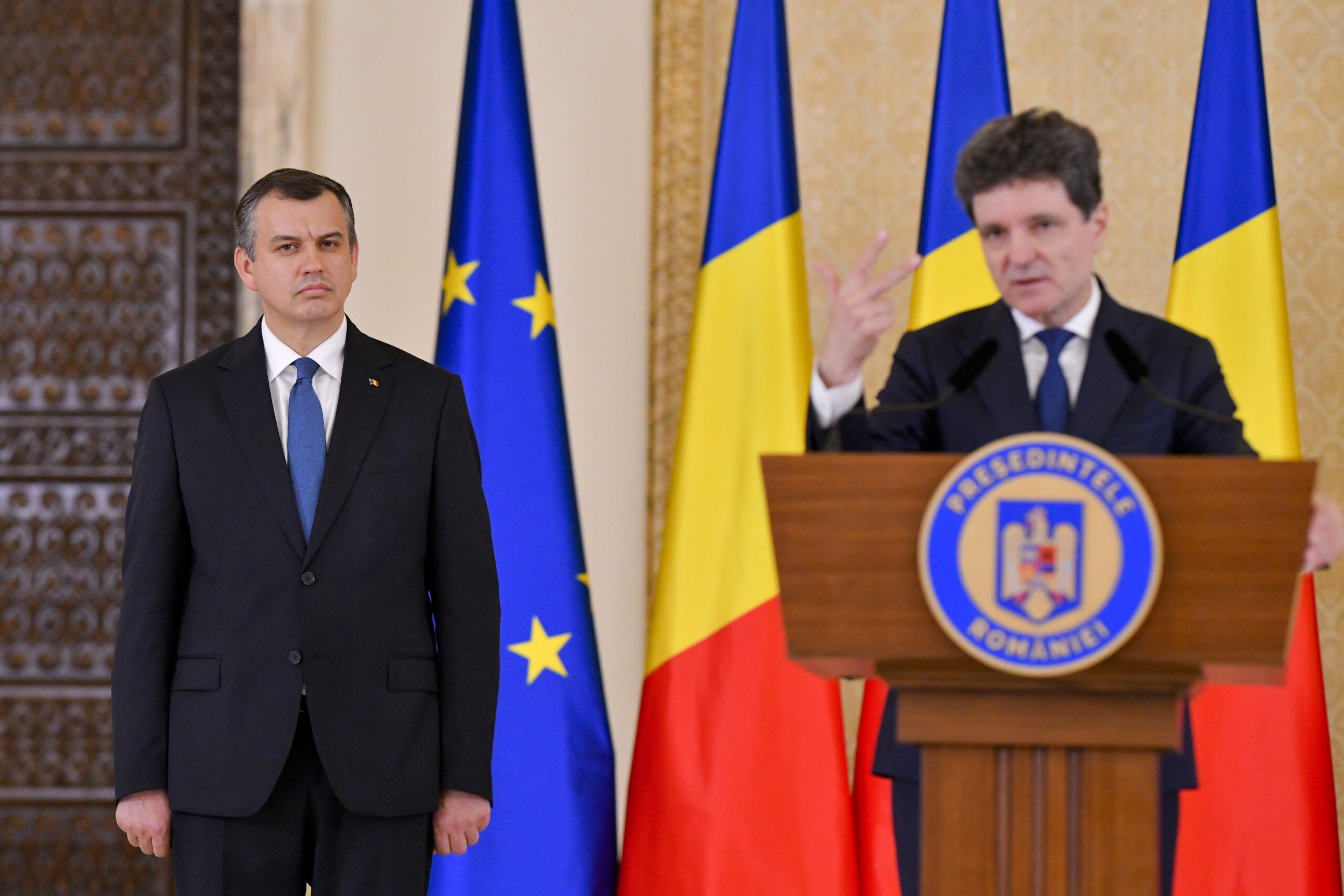 Eugen Tomac explicând motivele retragerii din funcție Eugen Tomac explicând motivele retragerii din funcție