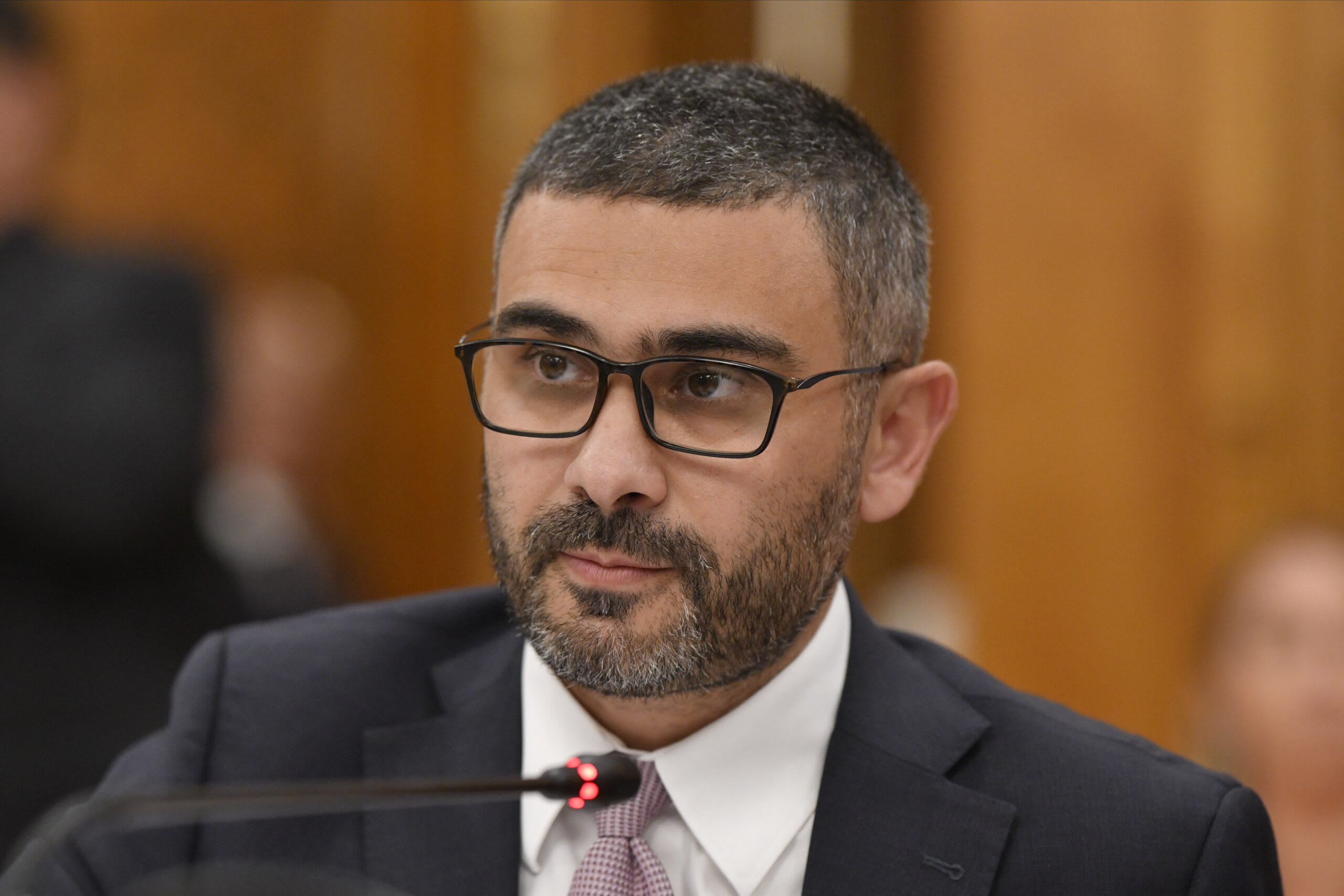 Florin Manole explicând despre legea salarizării în Sănătate Florin Manole explicând despre legea salarizării în Sănătate