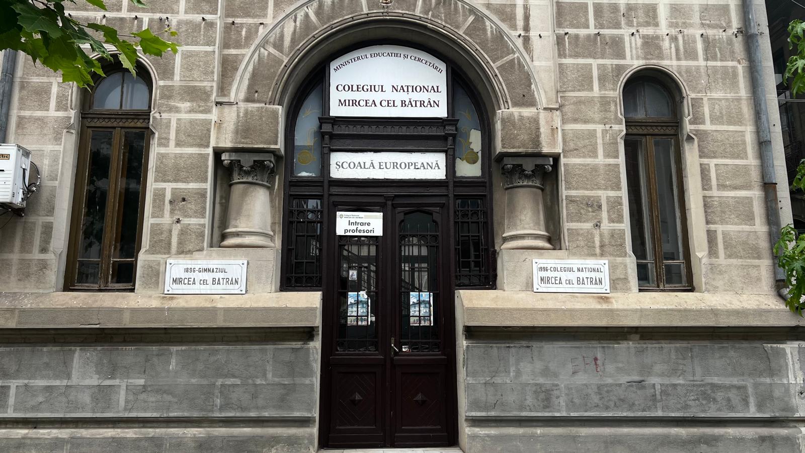 Clădirea monument istoric a Colegiului Mircea cel Bătrân din Constanța în proces de reabilitare