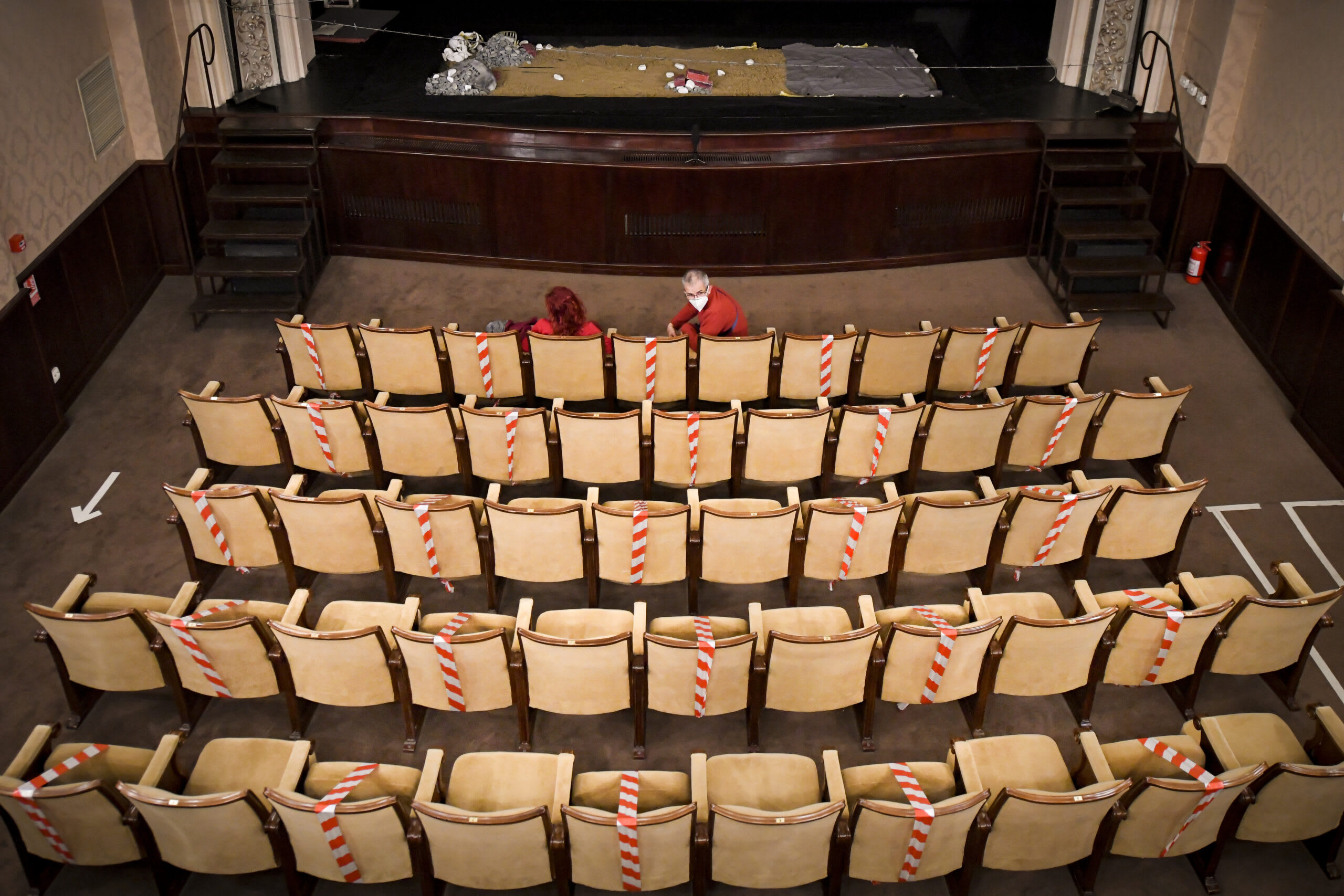 Ciprian Ciucu anunță reluarea concursurilor pentru teatrelor din București