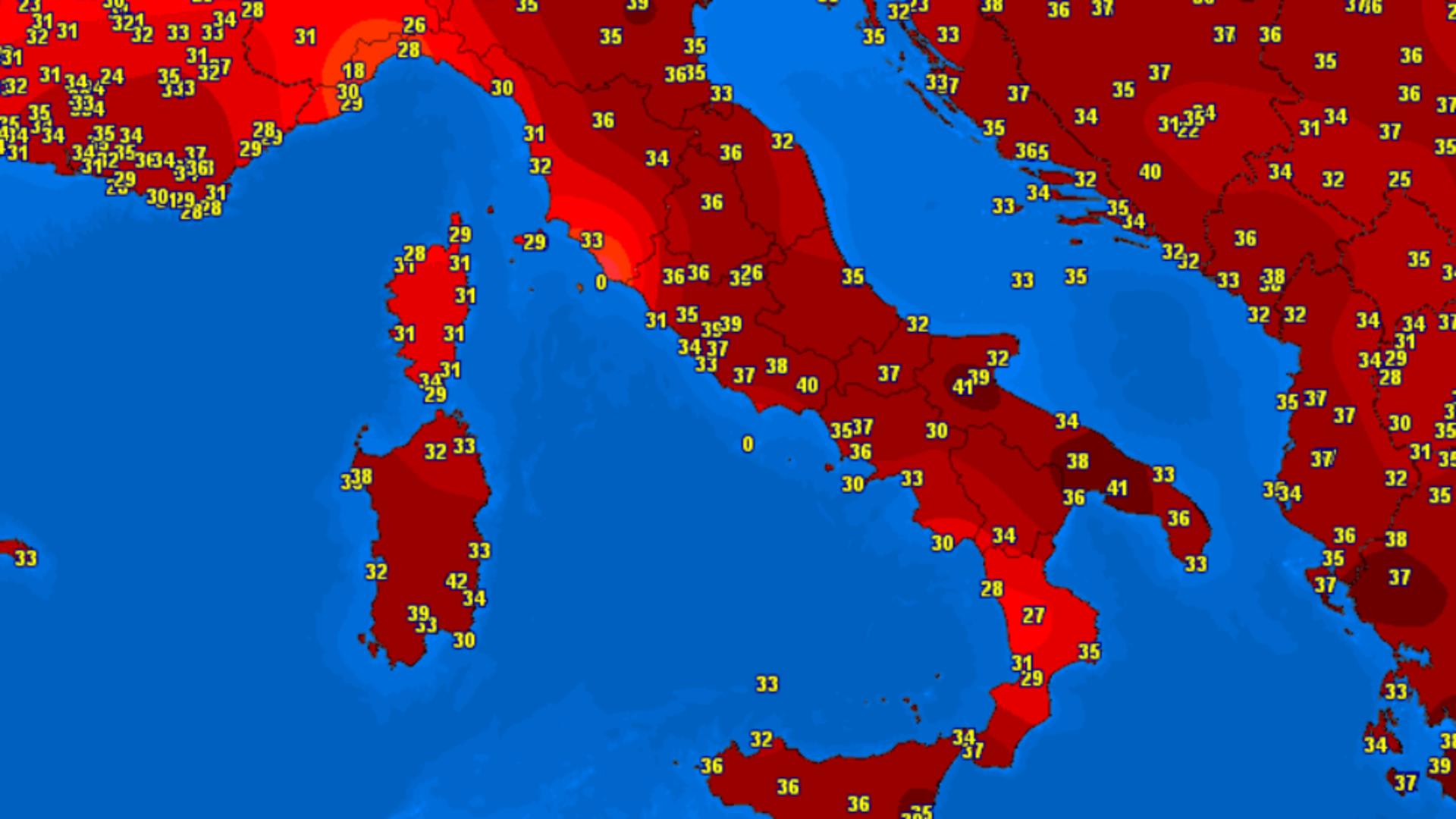 Foc de pădure în Sicilia, pompieri în acțiune, temperaturi extreme în Italia Foc de pădure în Sicilia, pompieri în acțiune, temperaturi extreme în Italia