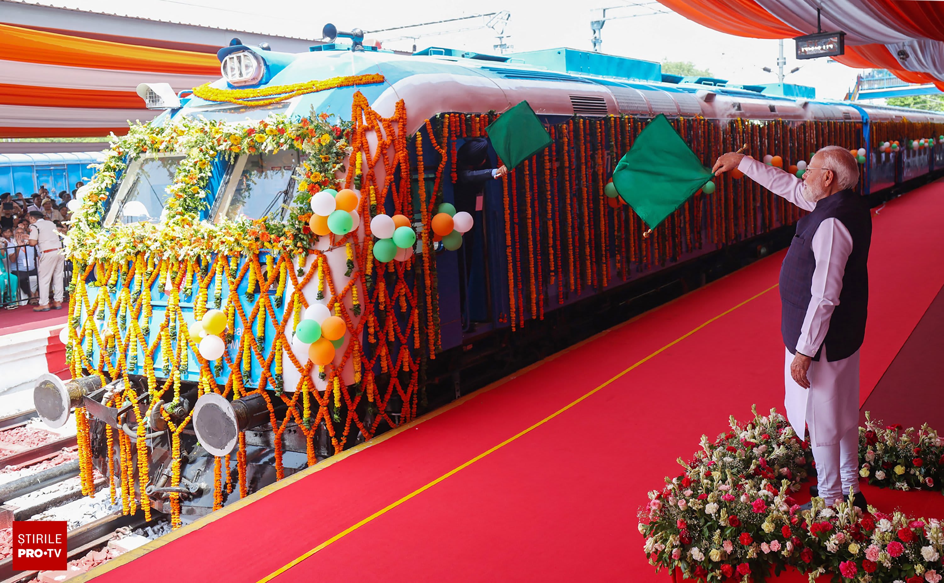 Tren cu hidrogen circulând pe șine între Jind și Sonipat, Haryana, India