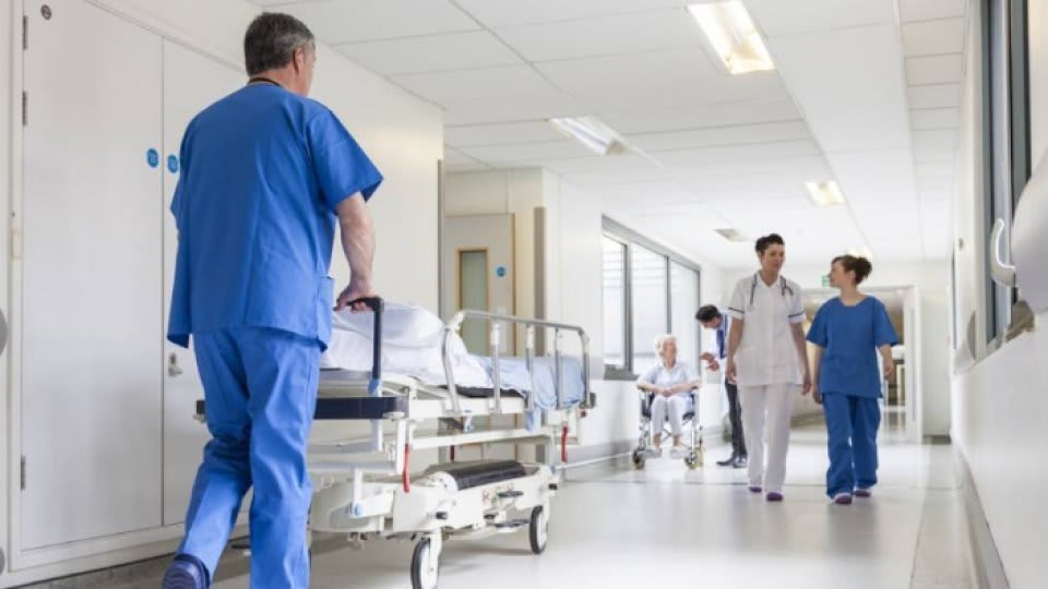 Echipament medical și monitorizare digitală în spital